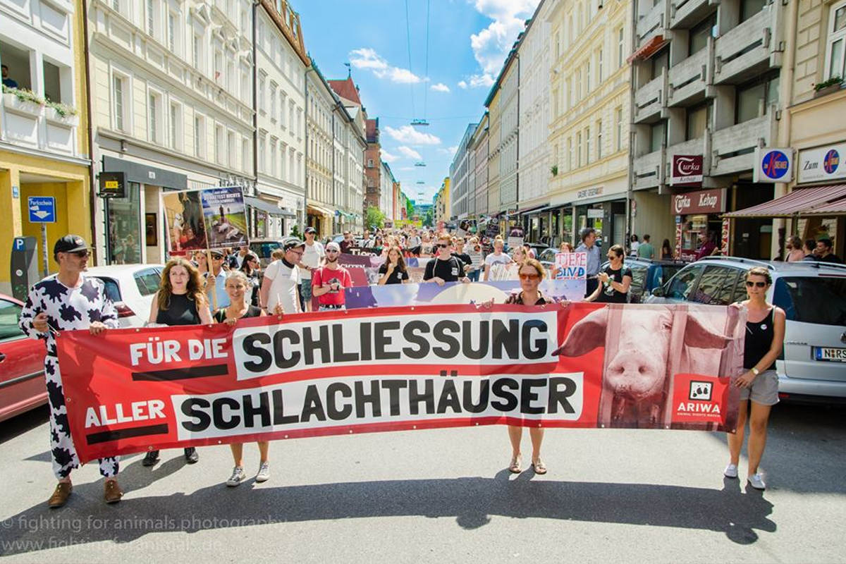 Demo zur Schließung aller Schlachthäuser München