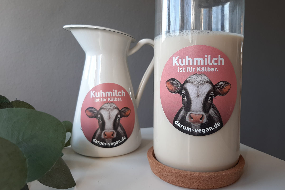 ARIWA Sticker: Kuhmilch ist für Kälber (darum-vegan.de)